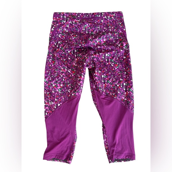 Lululemon Bundle! Two Pair Leggings. One Real Quick Crop - Picture 10 of 13